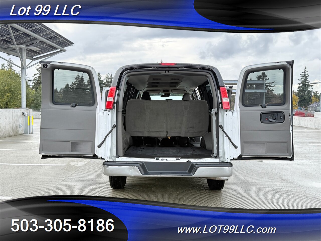 2020 Chevrolet Express LT 3500 12 Passenger Van 6.0L V8 Collision Warning Lane Departure Warning System Cruise Control Keyless Start - Photo 29 - Milwaukie, OR 97267
