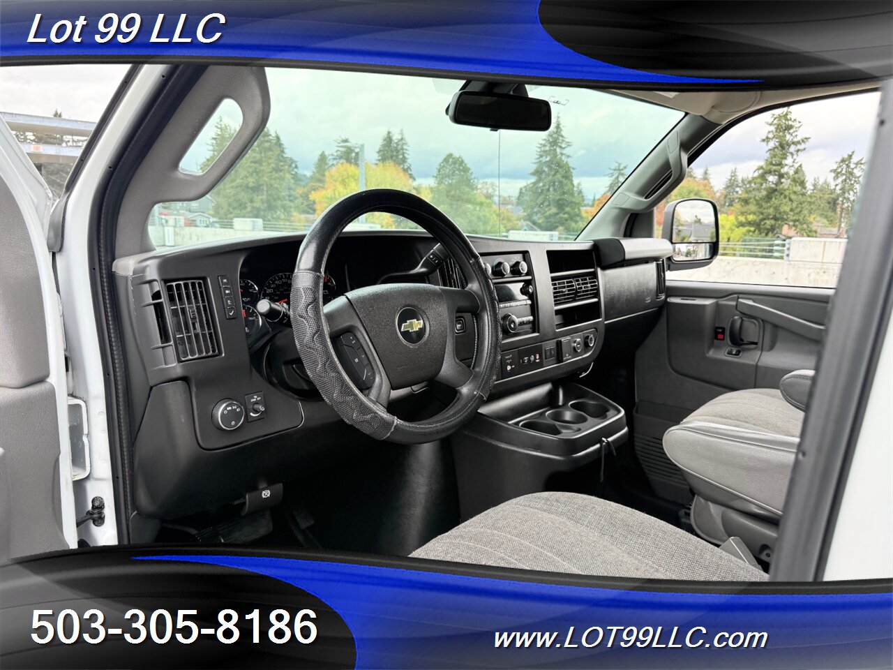 2020 Chevrolet Express LT 3500 12 Passenger Van 6.0L V8 Collision Warning Lane Departure Warning System Cruise Control Keyless Start - Photo 32 - Milwaukie, OR 97267