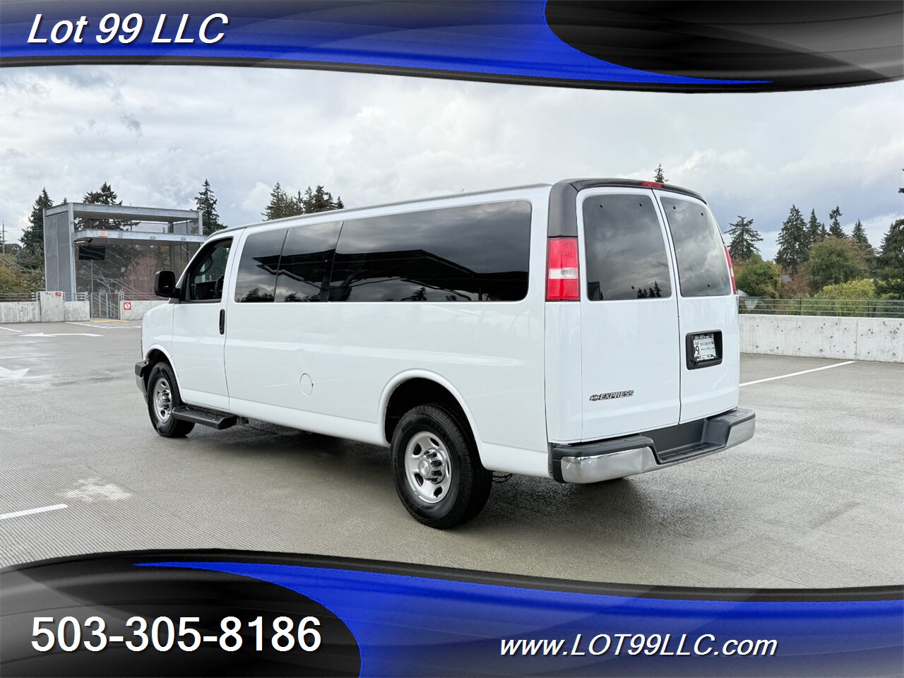 2020 Chevrolet Express LT 3500 12 Passenger Van 6.0L V8 Collision Warning Lane Departure Warning System Cruise Control Keyless Start - Photo 9 - Milwaukie, OR 97267