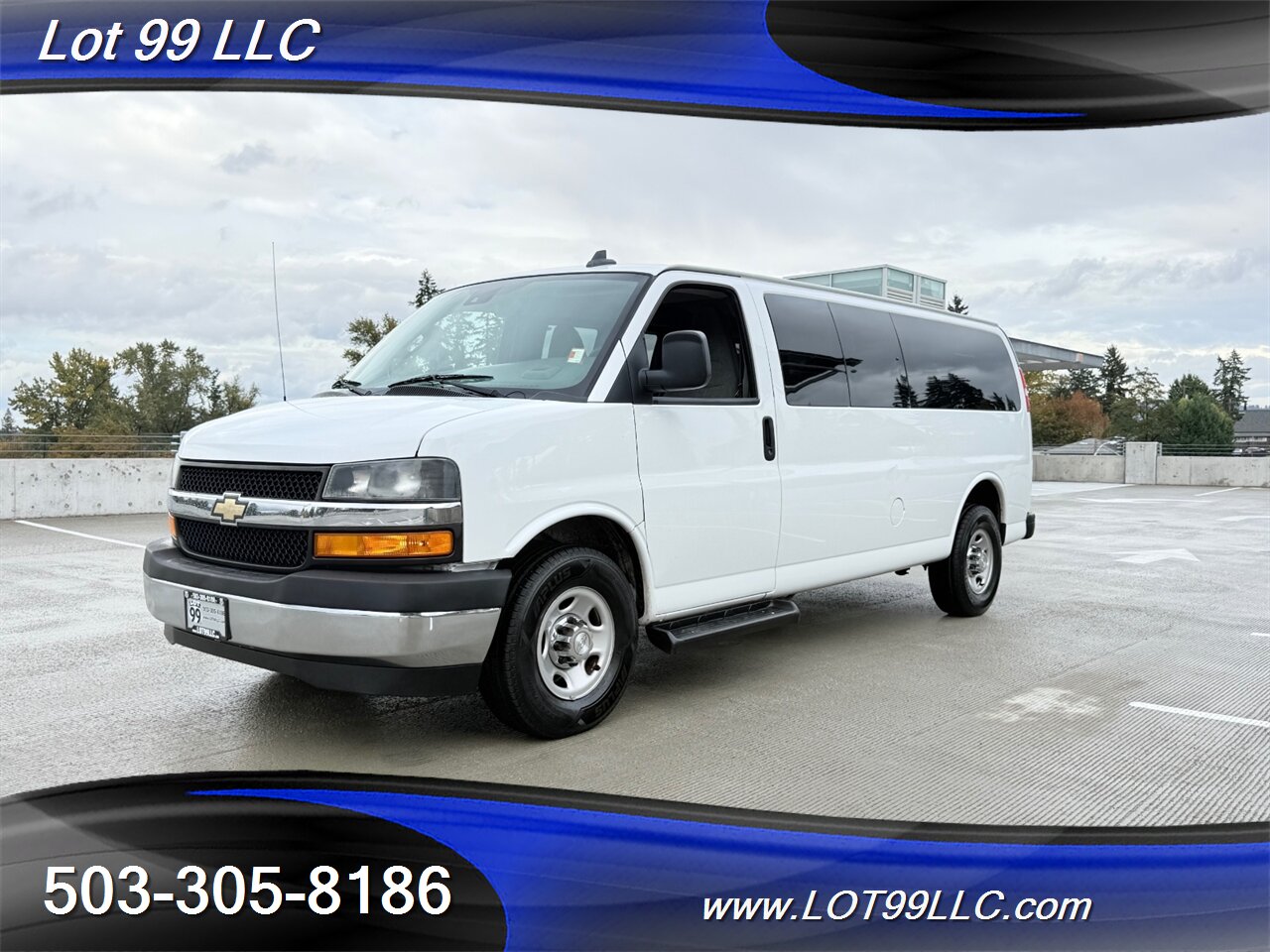 2020 Chevrolet Express LT 3500 12 Passenger Van 6.0L V8 Collision Warning Lane Departure Warning System Cruise Control Keyless Start - Photo 2 - Milwaukie, OR 97267