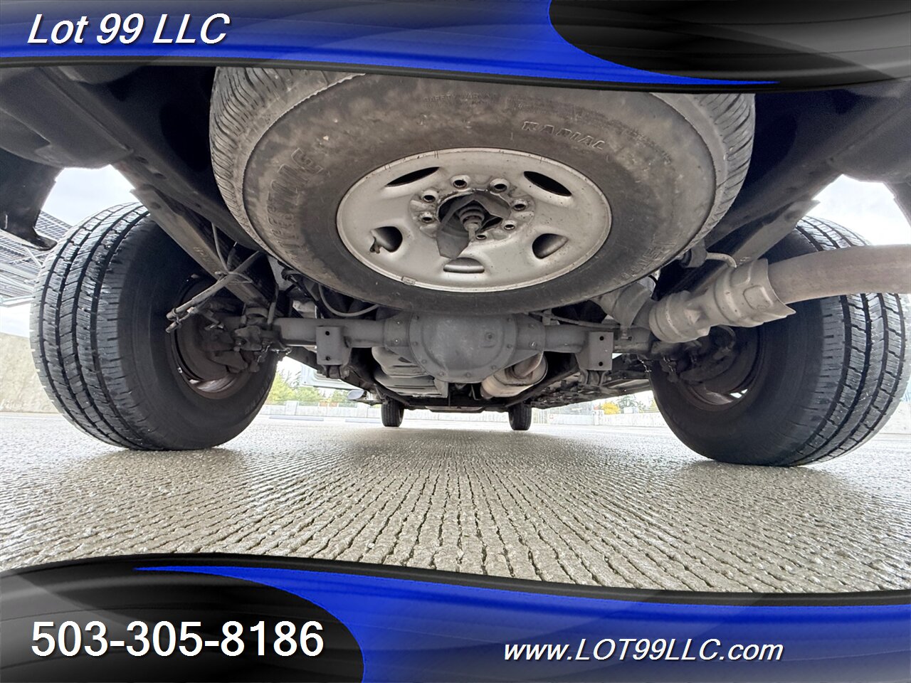 2020 Chevrolet Express LT 3500 12 Passenger Van 6.0L V8 Collision Warning Lane Departure Warning System Cruise Control Keyless Start - Photo 45 - Milwaukie, OR 97267