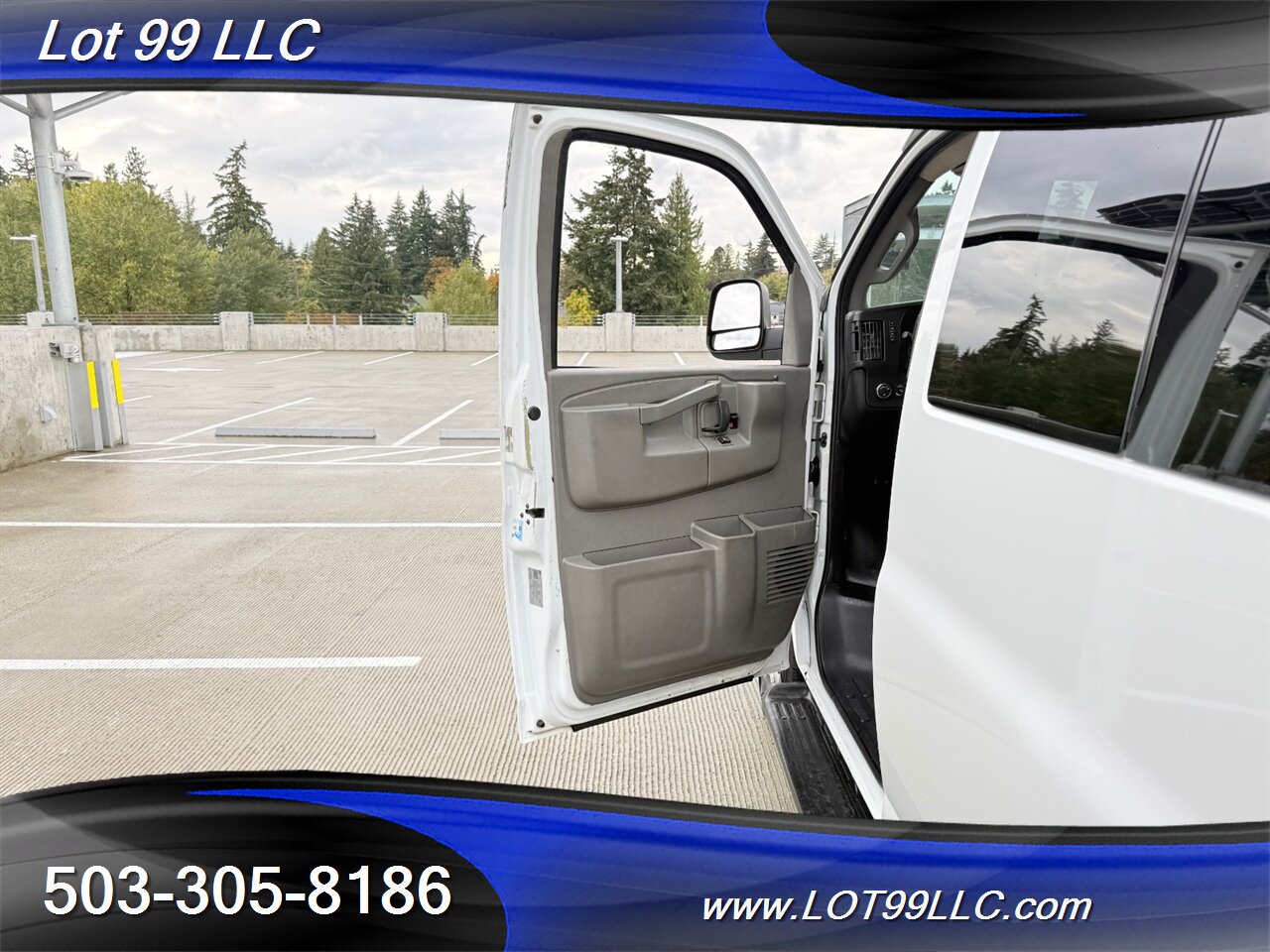 2020 Chevrolet Express LT 3500 12 Passenger Van 6.0L V8 Collision Warning Lane Departure Warning System Cruise Control Keyless Start - Photo 31 - Milwaukie, OR 97267