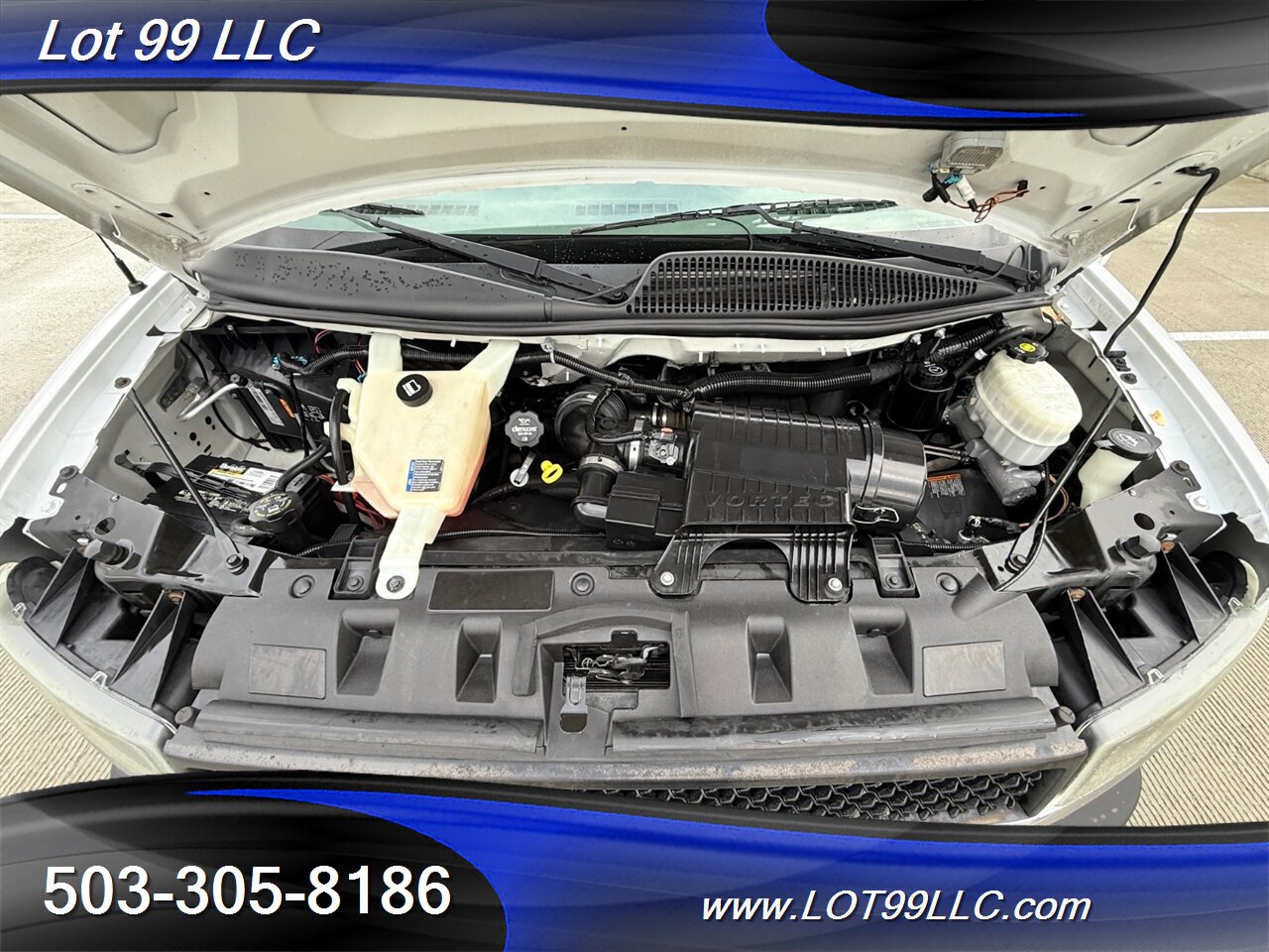 2020 Chevrolet Express LT 3500 12 Passenger Van 6.0L V8 Collision Warning Lane Departure Warning System Cruise Control Keyless Start - Photo 20 - Milwaukie, OR 97267