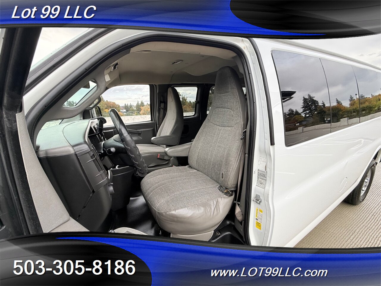 2020 Chevrolet Express LT 3500 12 Passenger Van 6.0L V8 Collision Warning Lane Departure Warning System Cruise Control Keyless Start - Photo 12 - Milwaukie, OR 97267