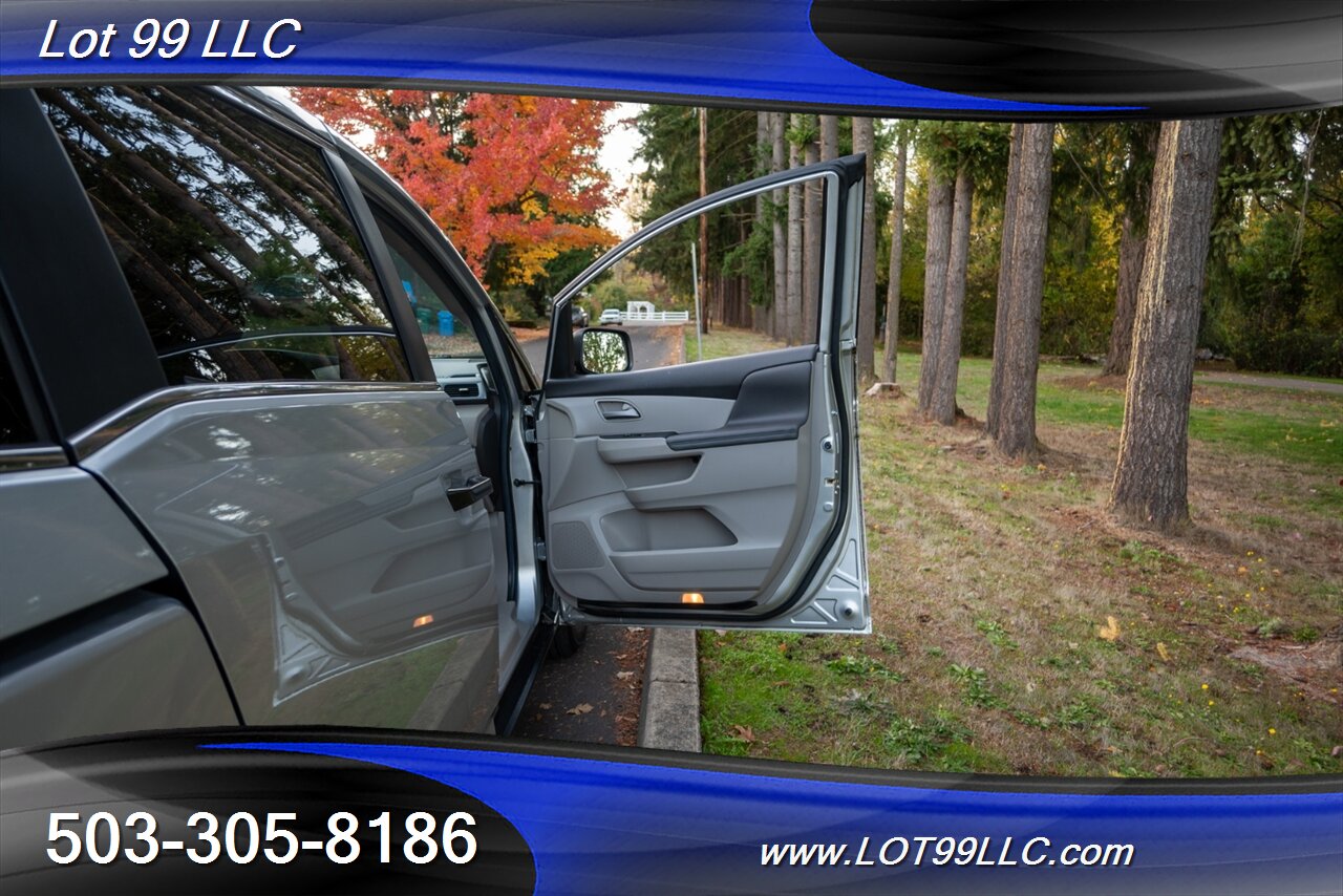 2012 Honda Odyssey LX 82k Miles ** WHEELCHAIR VAN **   - Photo 41 - Milwaukie, OR 97267