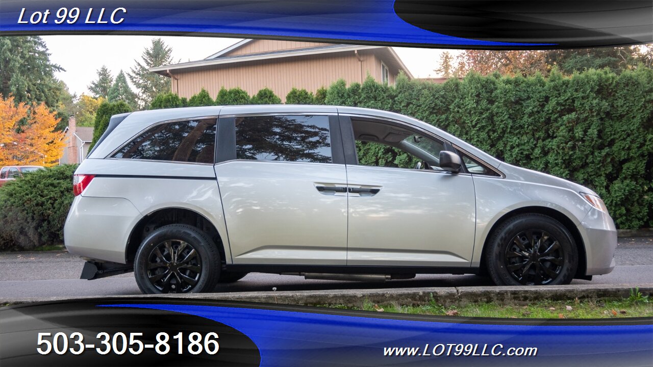 2012 Honda Odyssey LX 82k Miles ** WHEELCHAIR VAN **   - Photo 9 - Milwaukie, OR 97267