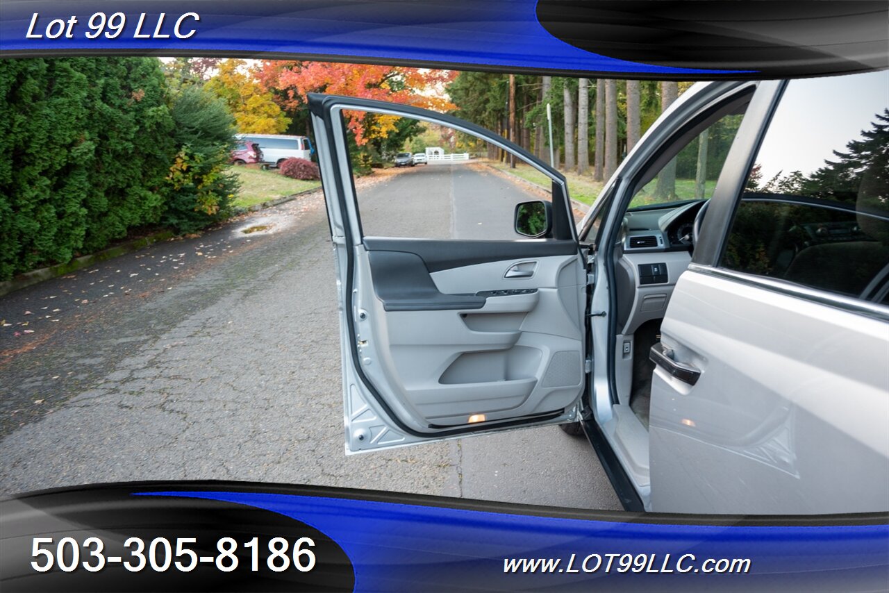 2012 Honda Odyssey LX 82k Miles ** WHEELCHAIR VAN **   - Photo 29 - Milwaukie, OR 97267
