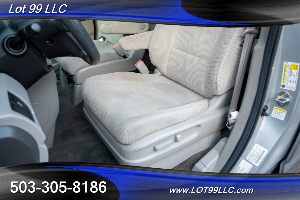 2012 Honda Odyssey LX 82k Miles ** WHEELCHAIR VAN **   - Photo 33 - Milwaukie, OR 97267