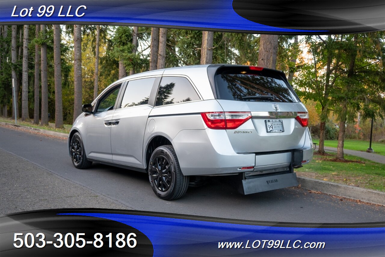2012 Honda Odyssey LX 82k Miles ** WHEELCHAIR VAN **   - Photo 26 - Milwaukie, OR 97267