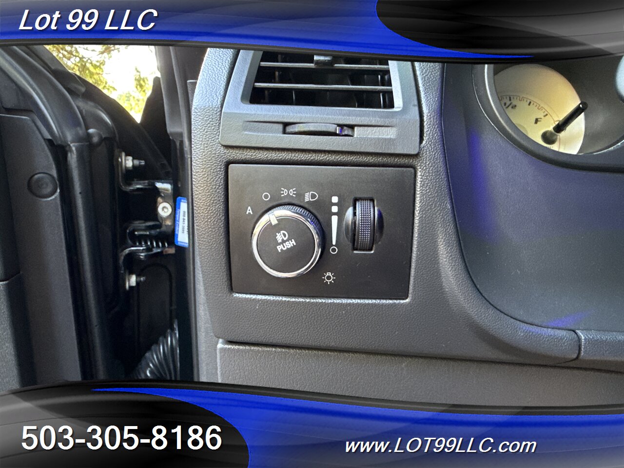 2012 Dodge Challenger SRT8 392 **56k Miles** 6 Speed Manual Moonroof   - Photo 30 - Milwaukie, OR 97267