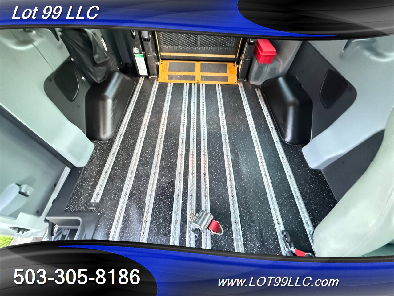 2018 Ford Transit Mid Roof 87k ** WHEELCHAIR VAN ** NEW TIRES 34 "  Rear Lift 3 Passenger 1-Owner  Interlock Flooring - Photo 25 - Milwaukie, OR 97267