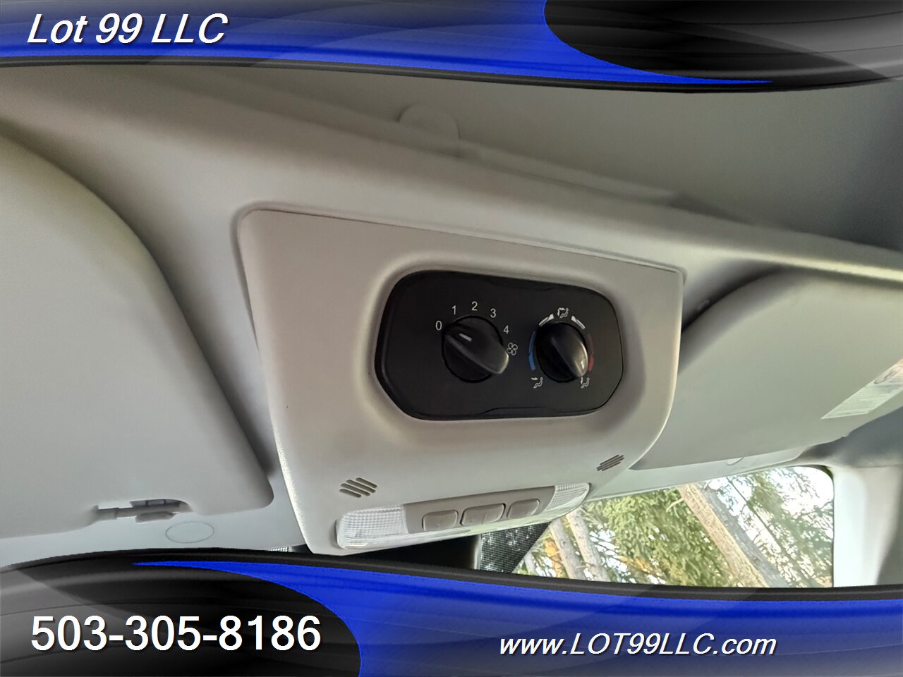 2018 Ford Transit Mid Roof 87k ** WHEELCHAIR VAN ** NEW TIRES 34 "  Rear Lift 3 Passenger 1-Owner  Interlock Flooring - Photo 40 - Milwaukie, OR 97267