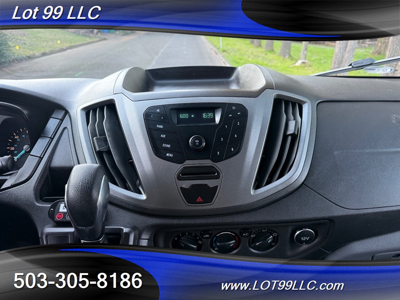 2018 Ford Transit Mid Roof 87k ** WHEELCHAIR VAN ** NEW TIRES 34 "  Rear Lift 3 Passenger 1-Owner  Interlock Flooring - Photo 18 - Milwaukie, OR 97267