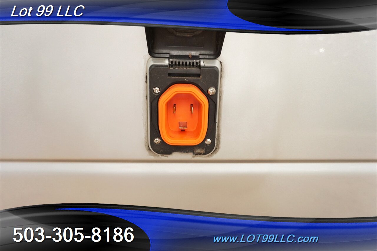 2012 Ford E-350 SD XLT V8 5.4L RV Conversion Bed High Roof   - Photo 33 - Milwaukie, OR 97267