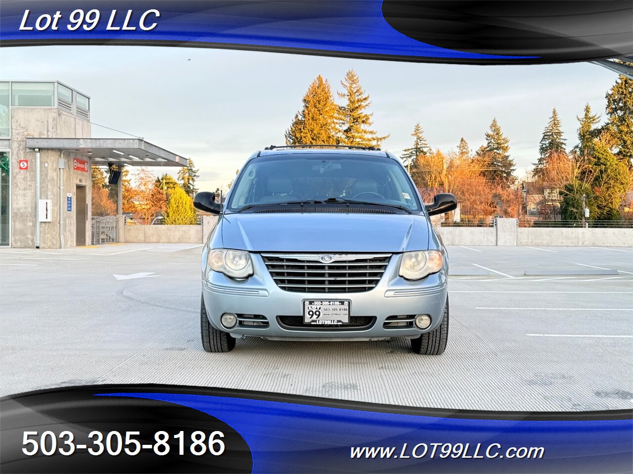 2005 Chrysler Town & Country Touring **WHEELCHAIR VAN** New Tires   - Photo 5 - Milwaukie, OR 97267
