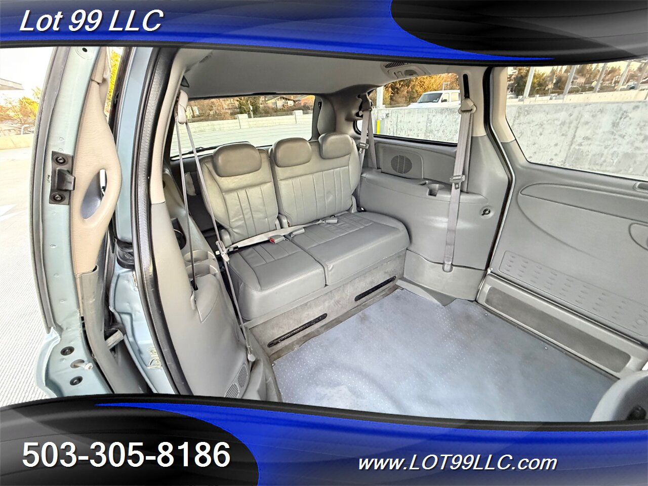 2005 Chrysler Town & Country Touring **WHEELCHAIR VAN** New Tires   - Photo 16 - Milwaukie, OR 97267