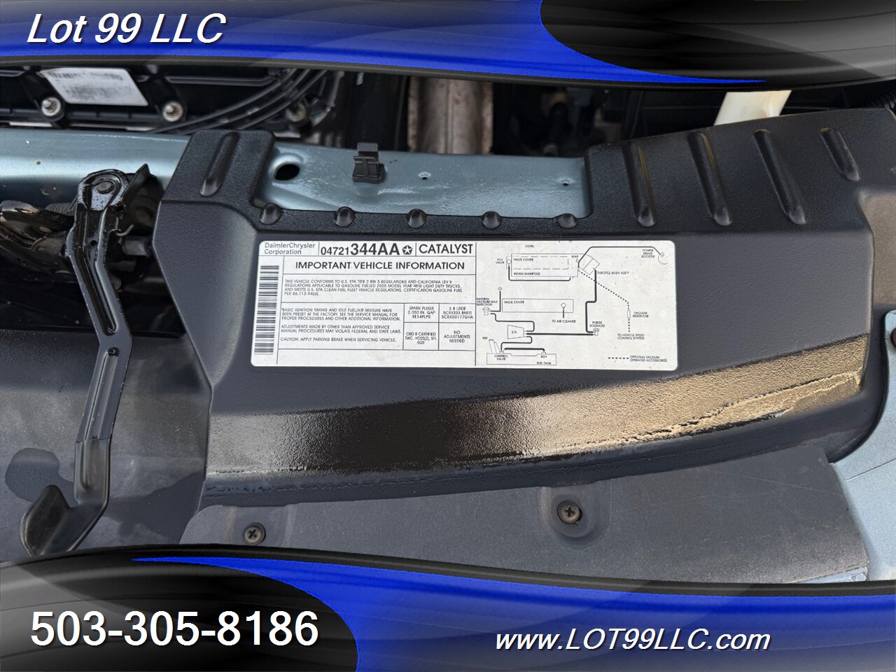 2005 Chrysler Town & Country Touring **WHEELCHAIR VAN** New Tires   - Photo 48 - Milwaukie, OR 97267