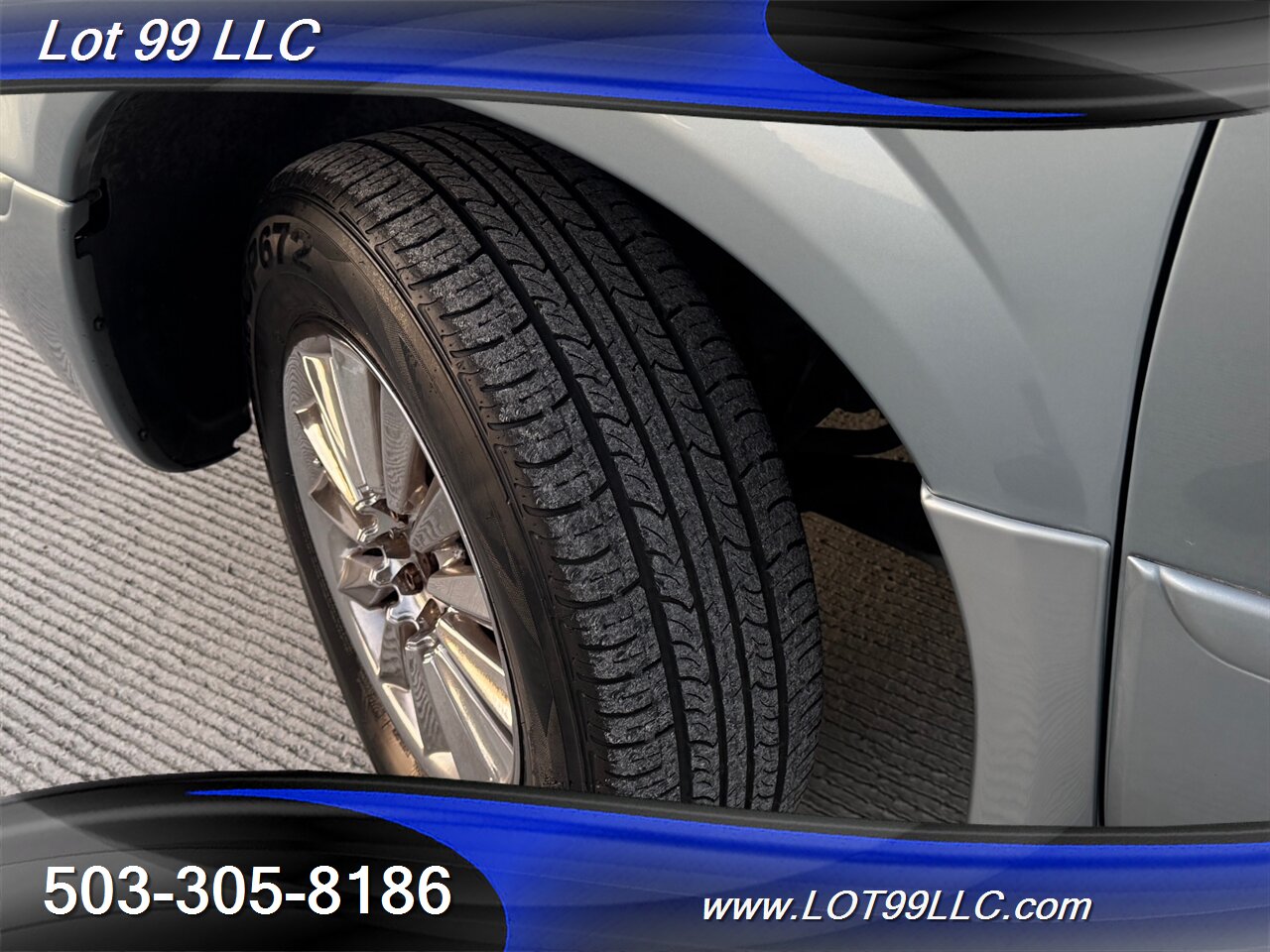 2005 Chrysler Town & Country Touring **WHEELCHAIR VAN** New Tires   - Photo 19 - Milwaukie, OR 97267