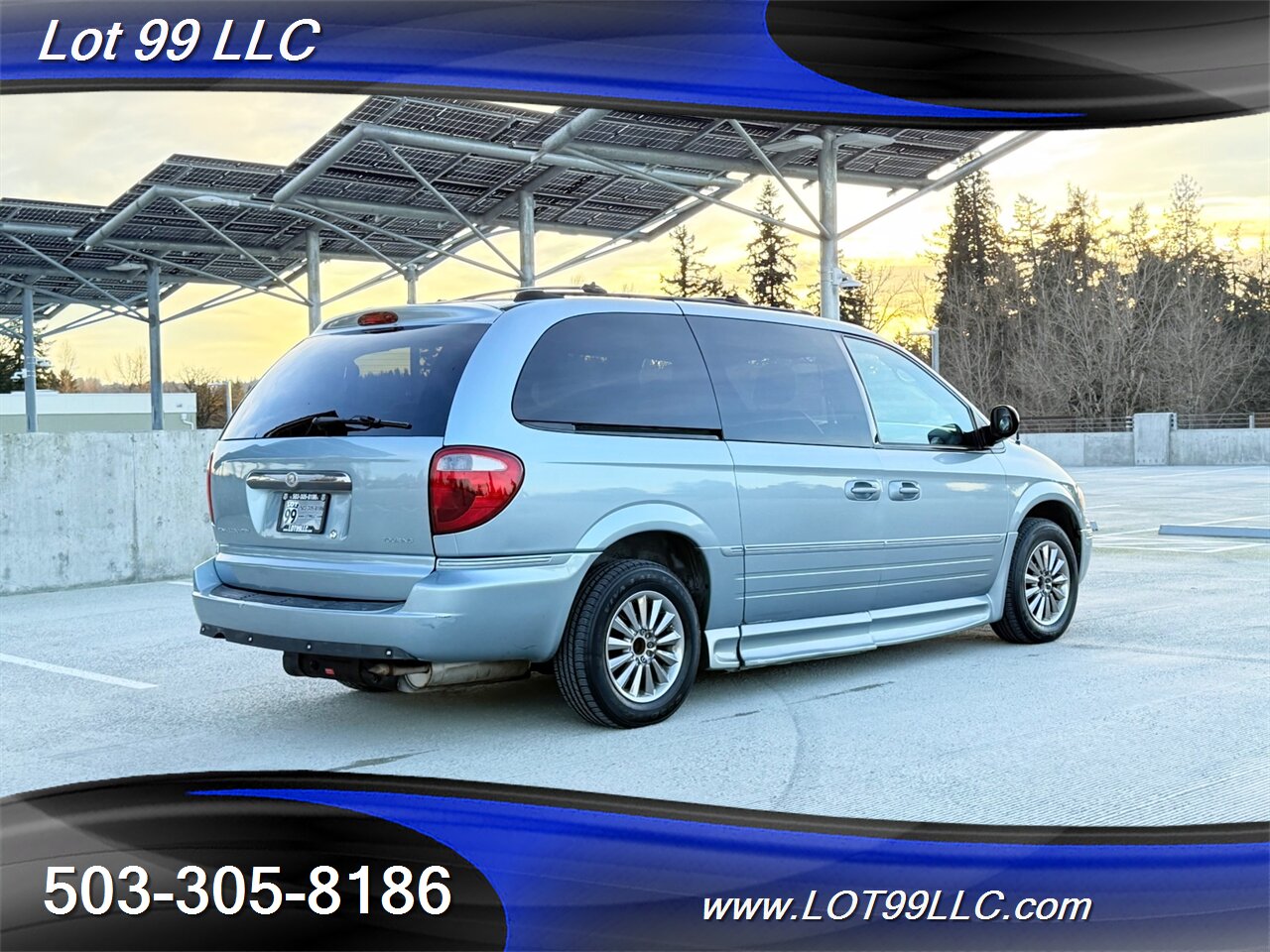 2005 Chrysler Town & Country Touring **WHEELCHAIR VAN** New Tires   - Photo 8 - Milwaukie, OR 97267