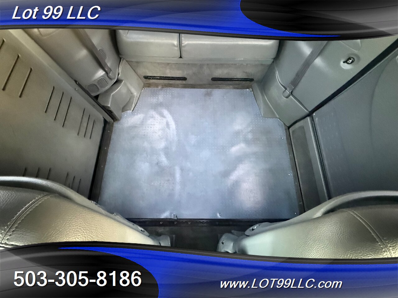 2005 Chrysler Town & Country Touring **WHEELCHAIR VAN** New Tires   - Photo 35 - Milwaukie, OR 97267