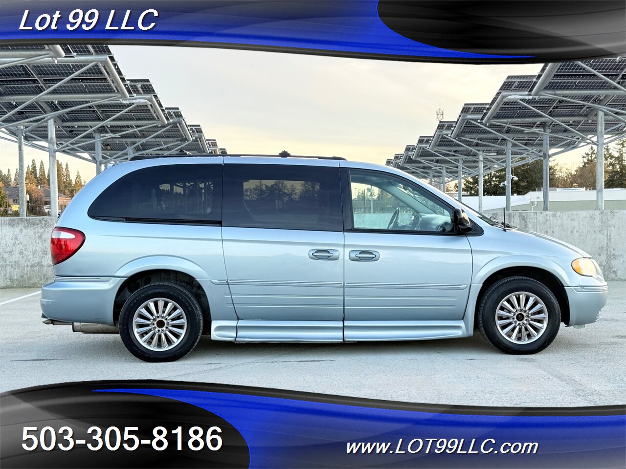 2005 Chrysler Town & Country Touring **WHEELCHAIR VAN** New Tires   - Photo 7 - Milwaukie, OR 97267