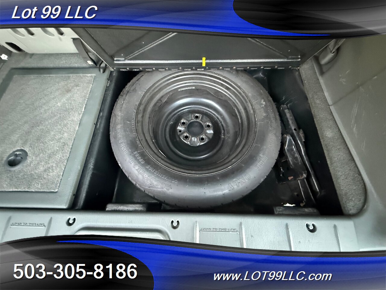 2005 Chrysler Town & Country Touring **WHEELCHAIR VAN** New Tires   - Photo 37 - Milwaukie, OR 97267