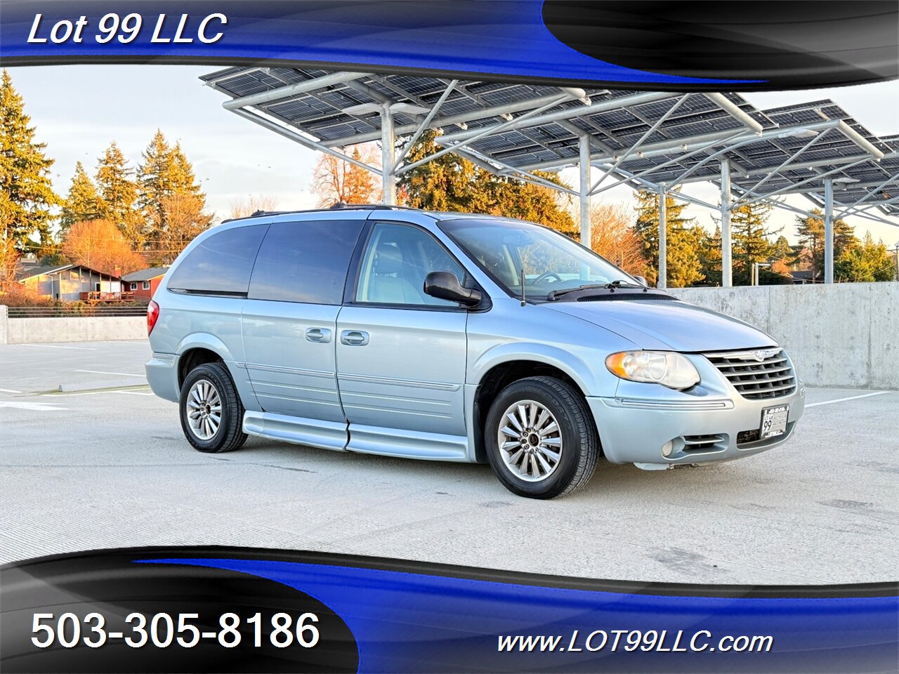 2005 Chrysler Town & Country Touring **WHEELCHAIR VAN** New Tires   - Photo 6 - Milwaukie, OR 97267