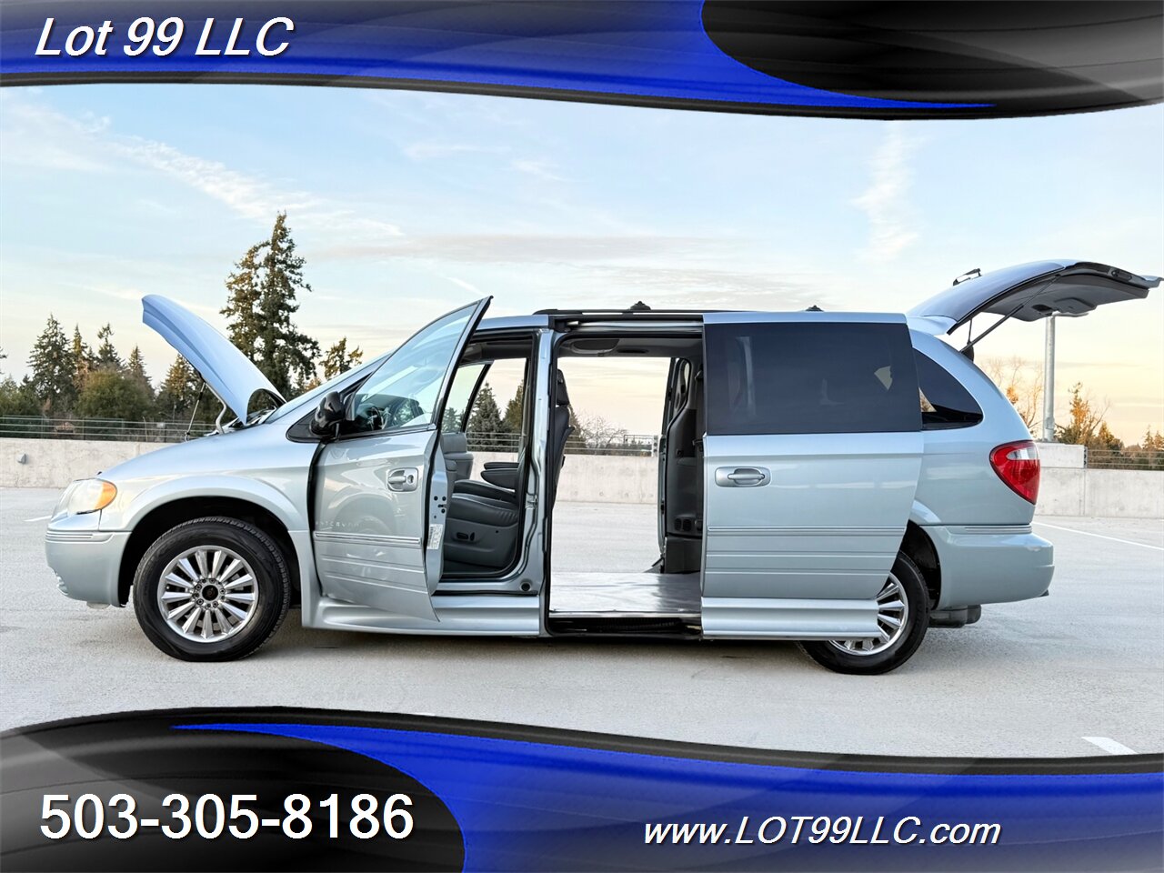 2005 Chrysler Town & Country Touring **WHEELCHAIR VAN** New Tires   - Photo 17 - Milwaukie, OR 97267