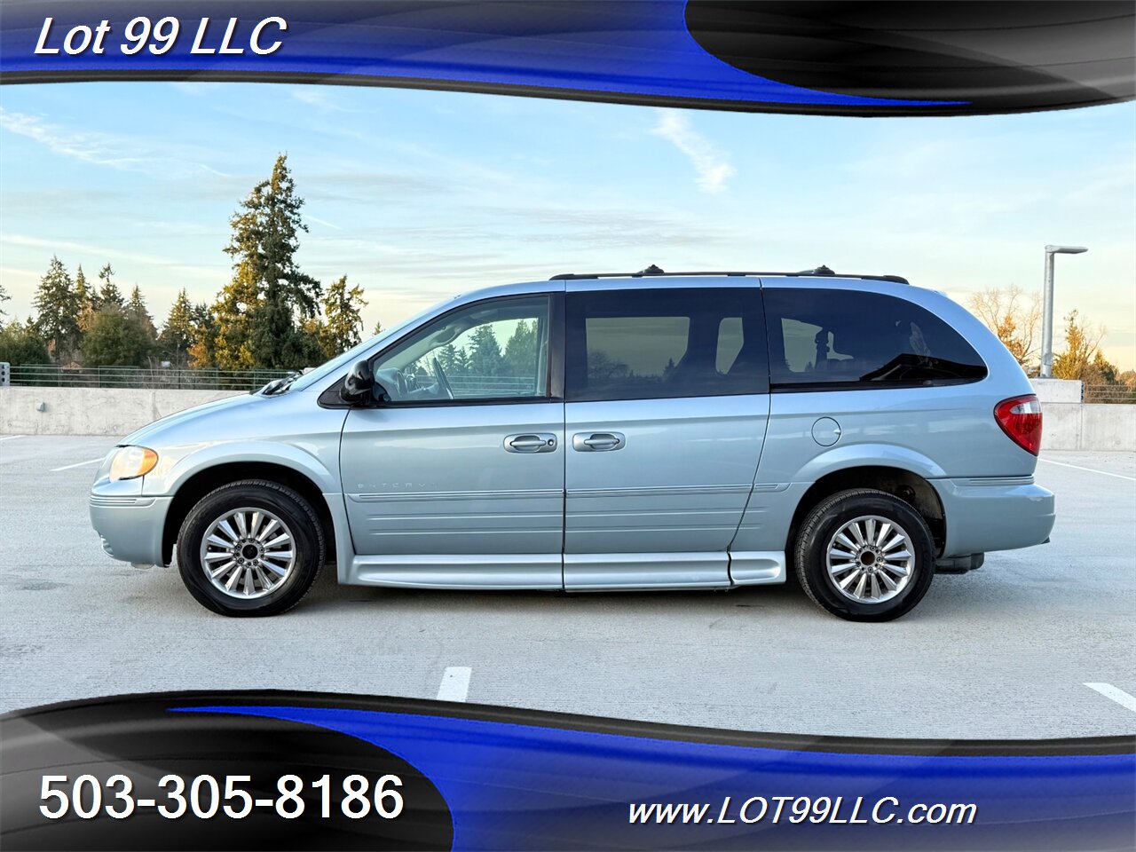2005 Chrysler Town & Country Touring **WHEELCHAIR VAN** New Tires   - Photo 3 - Milwaukie, OR 97267