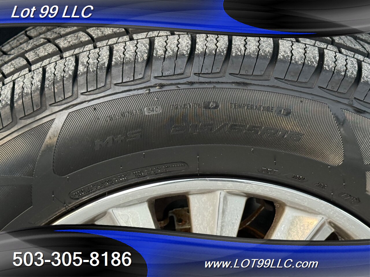 2005 Chrysler Town & Country Touring **WHEELCHAIR VAN** New Tires   - Photo 46 - Milwaukie, OR 97267