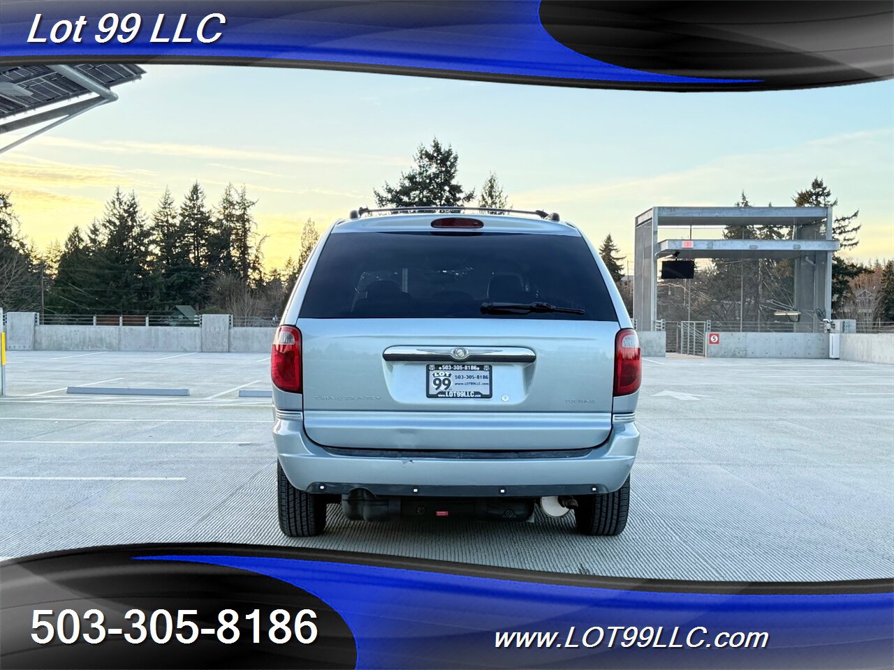 2005 Chrysler Town & Country Touring **WHEELCHAIR VAN** New Tires   - Photo 9 - Milwaukie, OR 97267