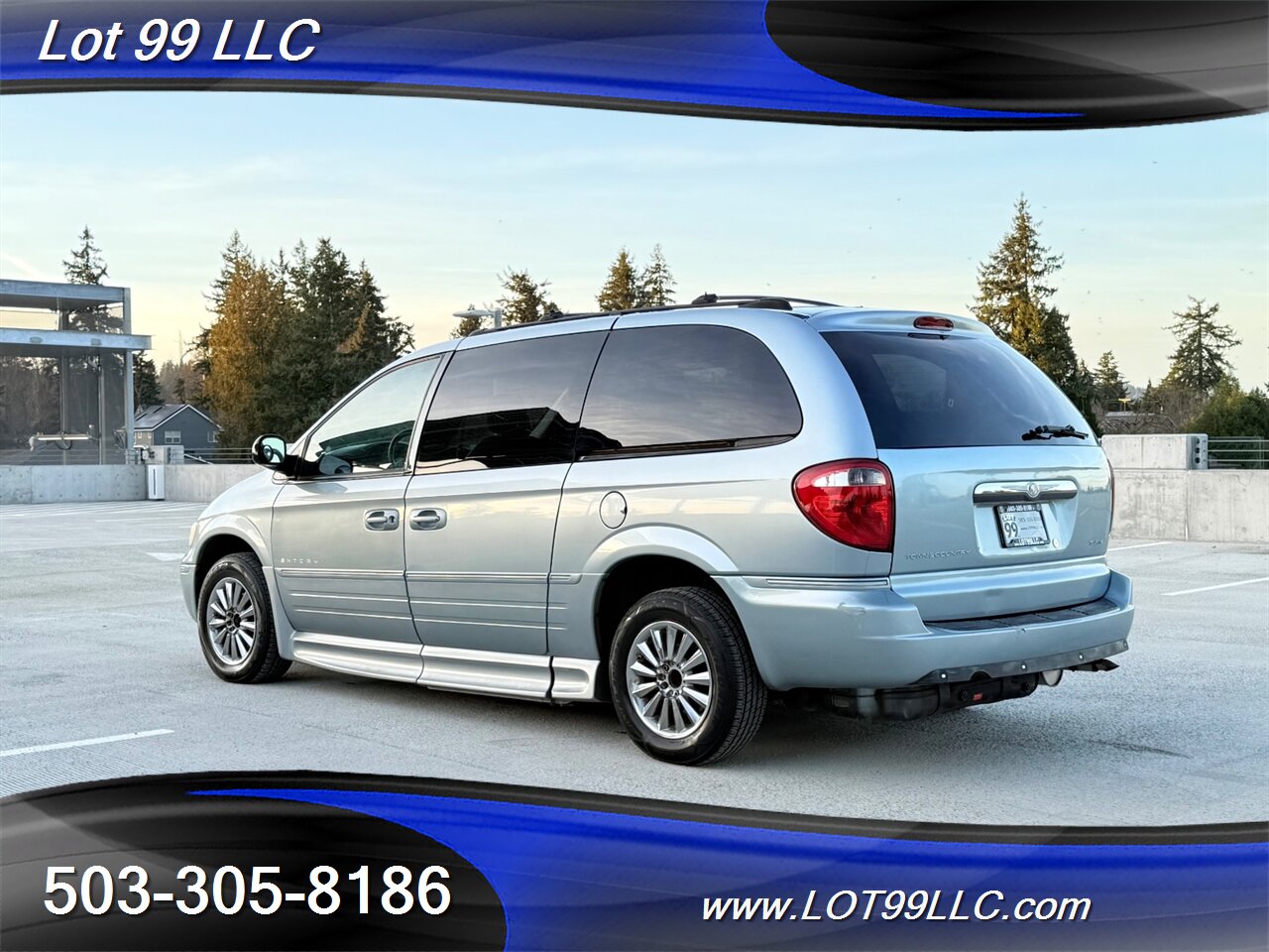 2005 Chrysler Town & Country Touring **WHEELCHAIR VAN** New Tires   - Photo 10 - Milwaukie, OR 97267