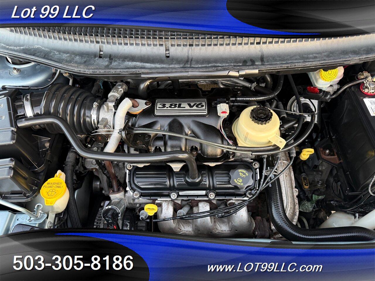 2005 Chrysler Town & Country Touring **WHEELCHAIR VAN** New Tires   - Photo 23 - Milwaukie, OR 97267