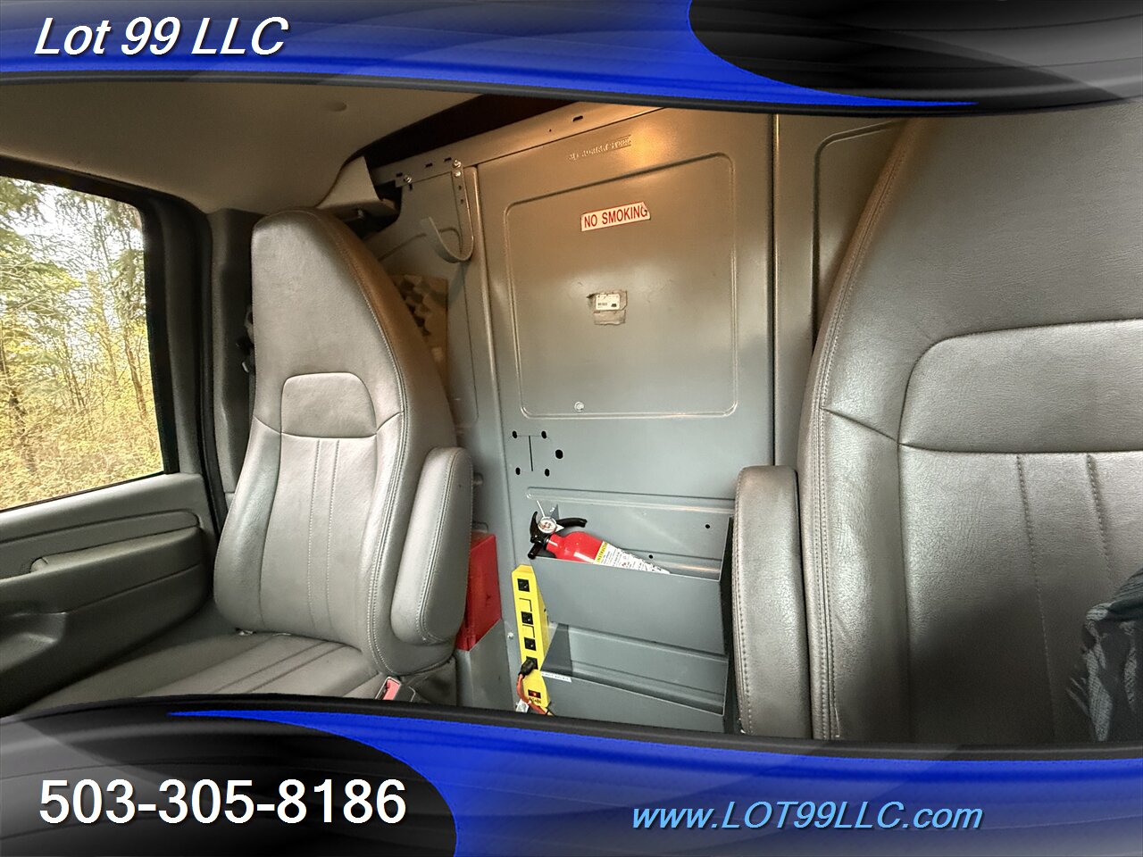 2015 Chevrolet Express 2500 1-Owner CARGO VAN 110 Inverter Shelves   - Photo 12 - Milwaukie, OR 97267