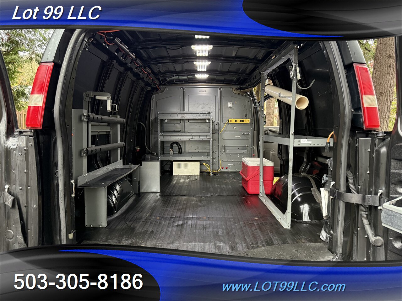 2015 Chevrolet Express 2500 1-Owner CARGO VAN 110 Inverter Shelves   - Photo 20 - Milwaukie, OR 97267