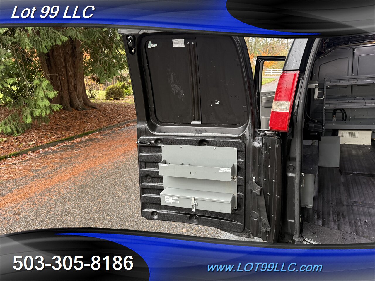 2015 Chevrolet Express 2500 1-Owner CARGO VAN 110 Inverter Shelves   - Photo 53 - Milwaukie, OR 97267