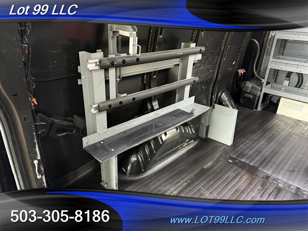 2015 Chevrolet Express 2500 1-Owner CARGO VAN 110 Inverter Shelves   - Photo 50 - Milwaukie, OR 97267