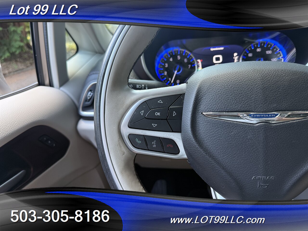 2017 Chrysler Pacifica Limited *Mobility Chair Lift* ADA Wheelchair   - Photo 47 - Milwaukie, OR 97267