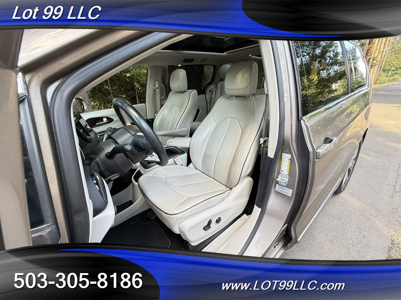 2017 Chrysler Pacifica Limited *Mobility Chair Lift* ADA Wheelchair   - Photo 16 - Milwaukie, OR 97267