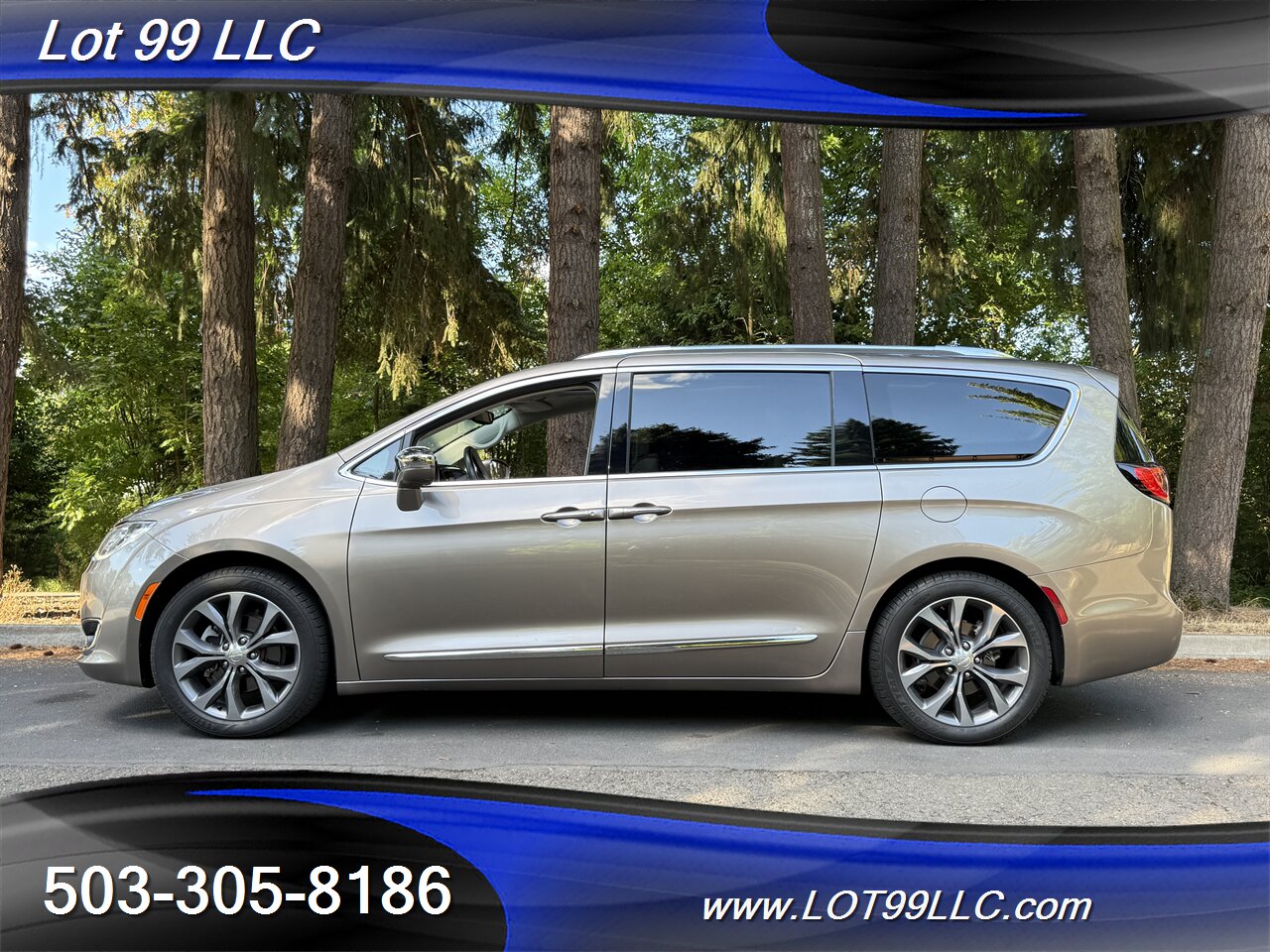 2017 Chrysler Pacifica Limited *Mobility Chair Lift* ADA Wheelchair   - Photo 4 - Milwaukie, OR 97267