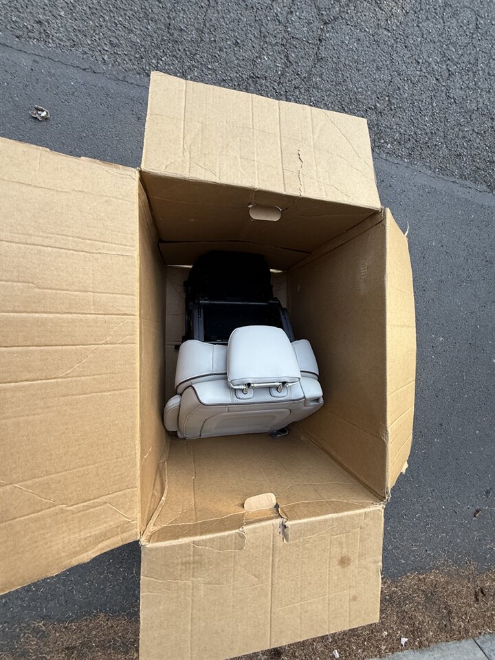 2017 Chrysler Pacifica Limited *Mobility Chair Lift* ADA Wheelchair   - Photo 86 - Milwaukie, OR 97267