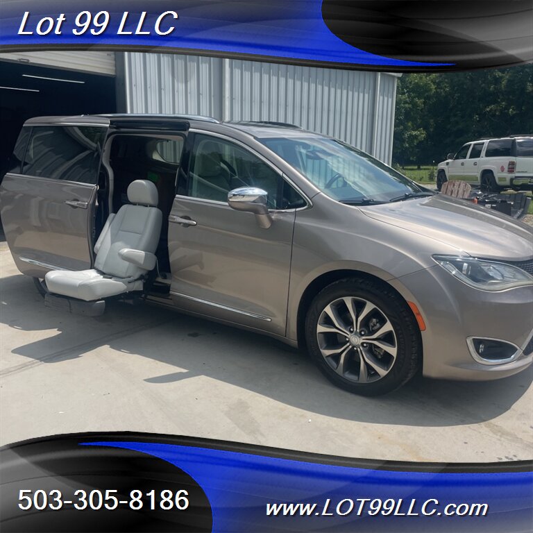 2017 Chrysler Pacifica Limited *Mobility Chair Lift* ADA Wheelchair - Photo 1 - Milwaukie, OR 97267