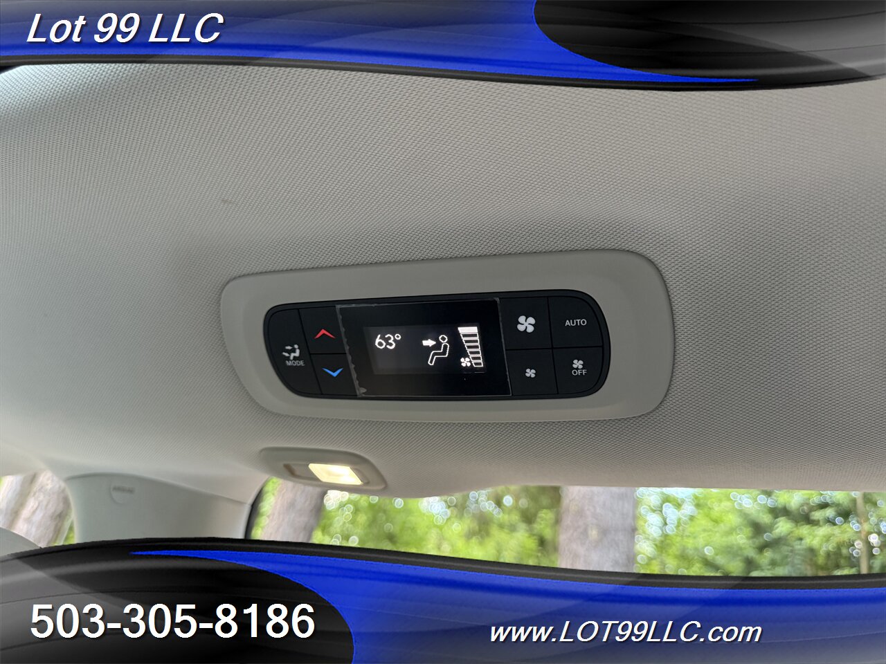 2017 Chrysler Pacifica Limited *Mobility Chair Lift* ADA Wheelchair   - Photo 63 - Milwaukie, OR 97267