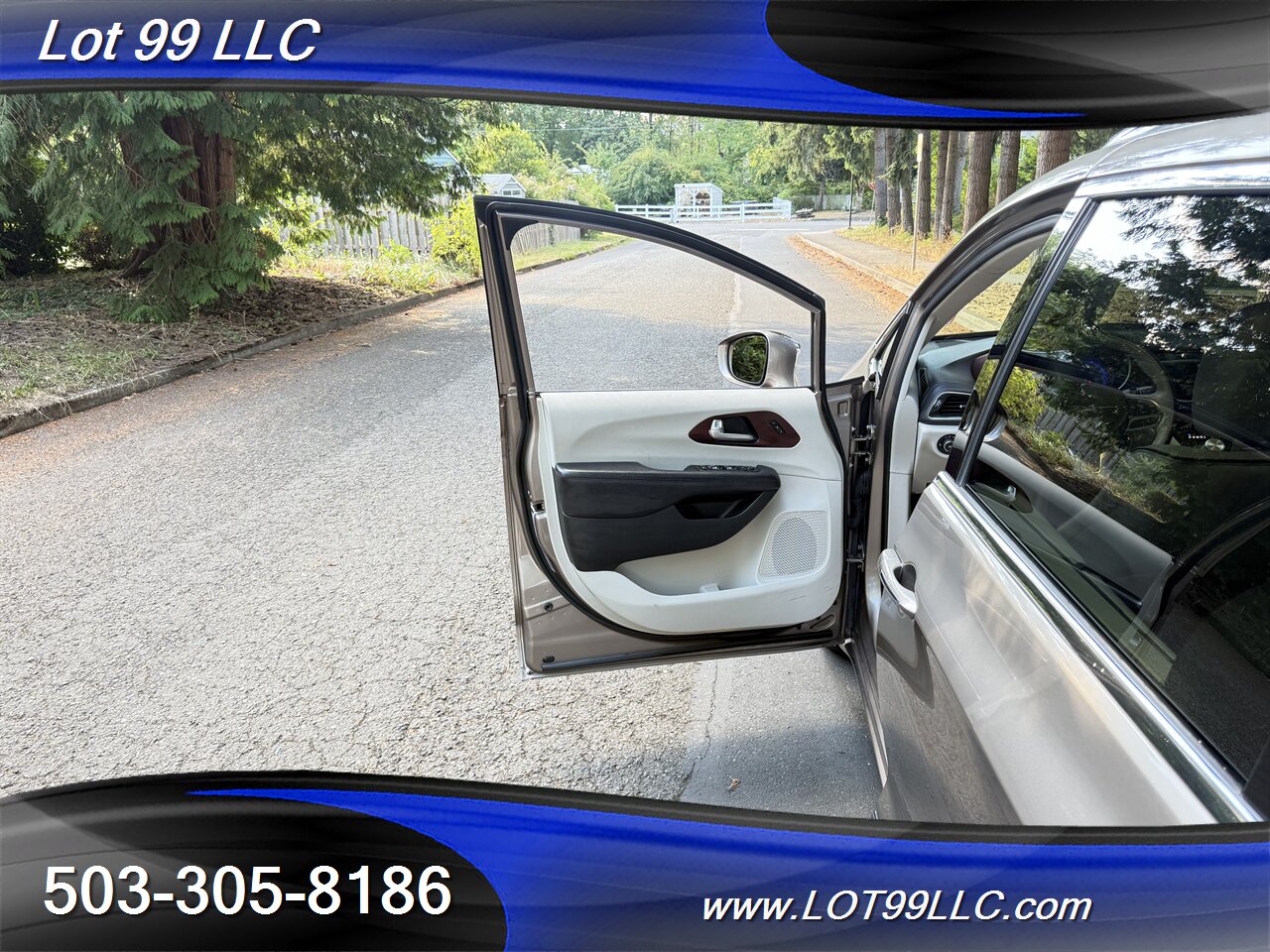 2017 Chrysler Pacifica Limited *Mobility Chair Lift* ADA Wheelchair   - Photo 40 - Milwaukie, OR 97267