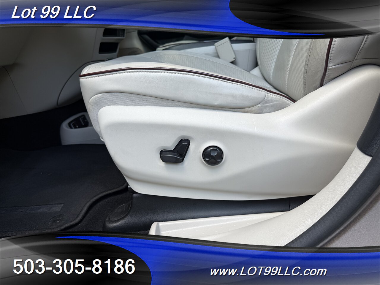 2017 Chrysler Pacifica Limited *Mobility Chair Lift* ADA Wheelchair   - Photo 44 - Milwaukie, OR 97267