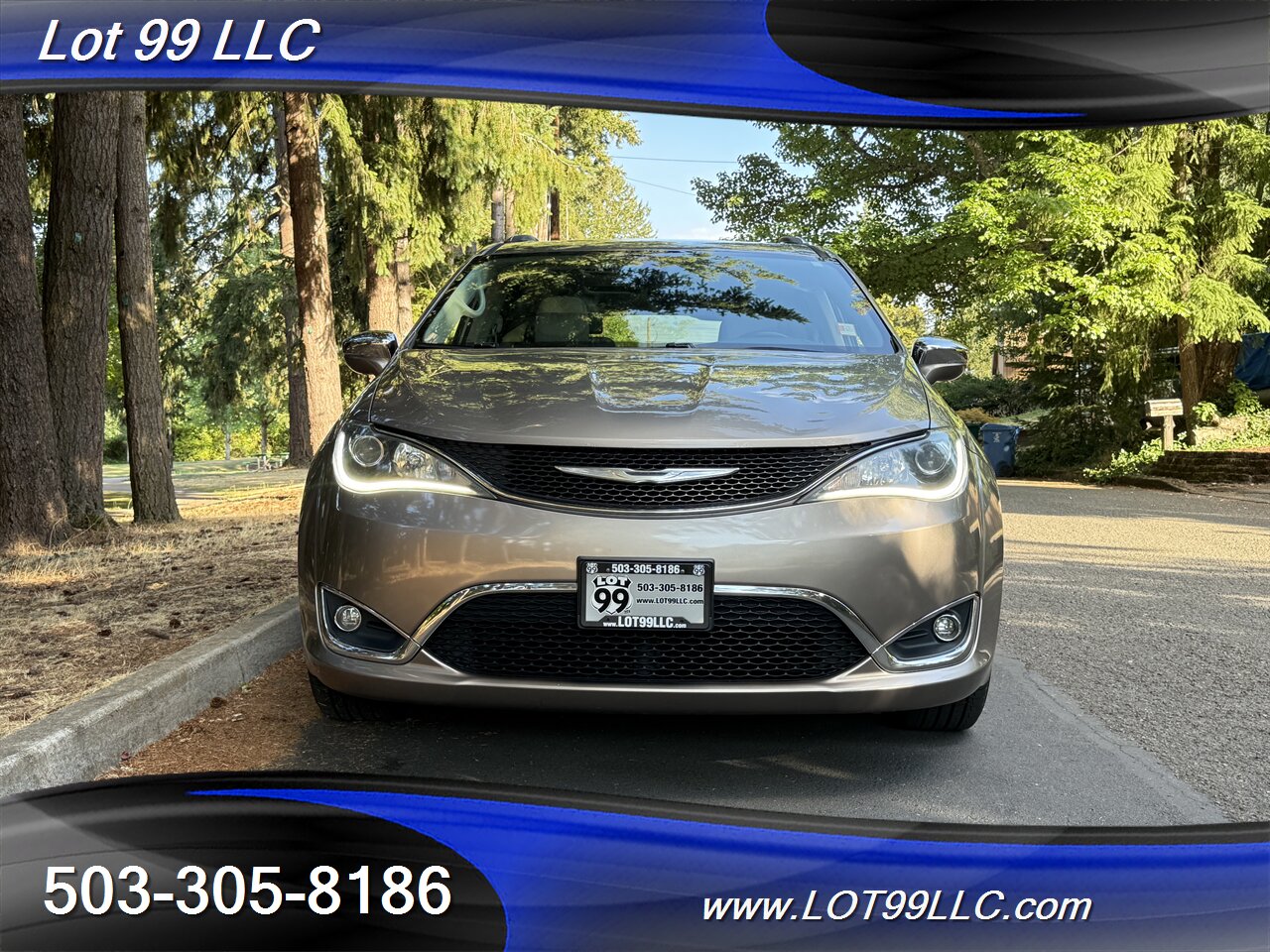2017 Chrysler Pacifica Limited *Mobility Chair Lift* ADA Wheelchair   - Photo 6 - Milwaukie, OR 97267