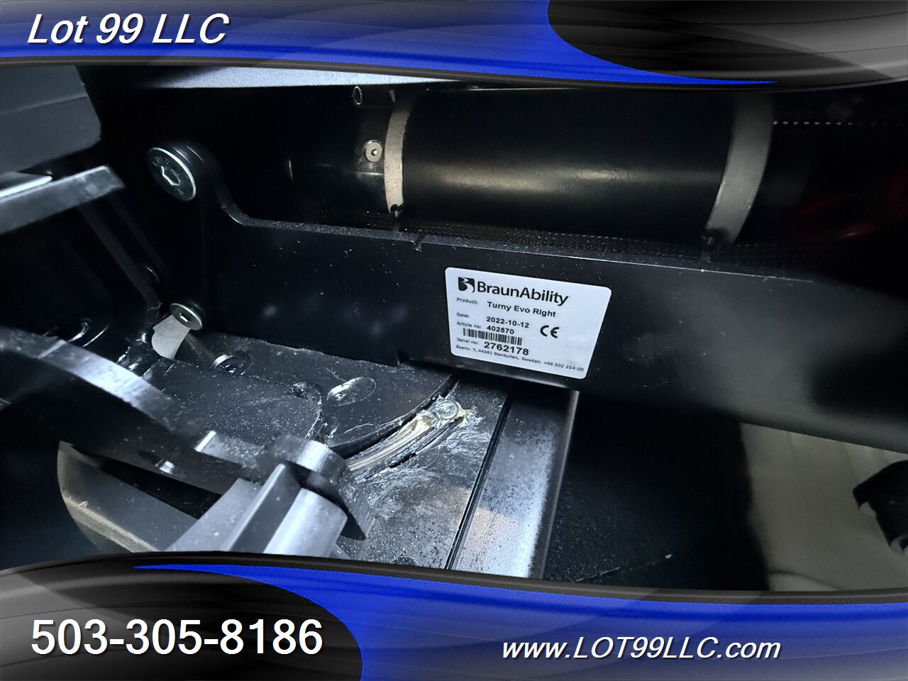 2017 Chrysler Pacifica Limited *Mobility Chair Lift* ADA Wheelchair   - Photo 74 - Milwaukie, OR 97267