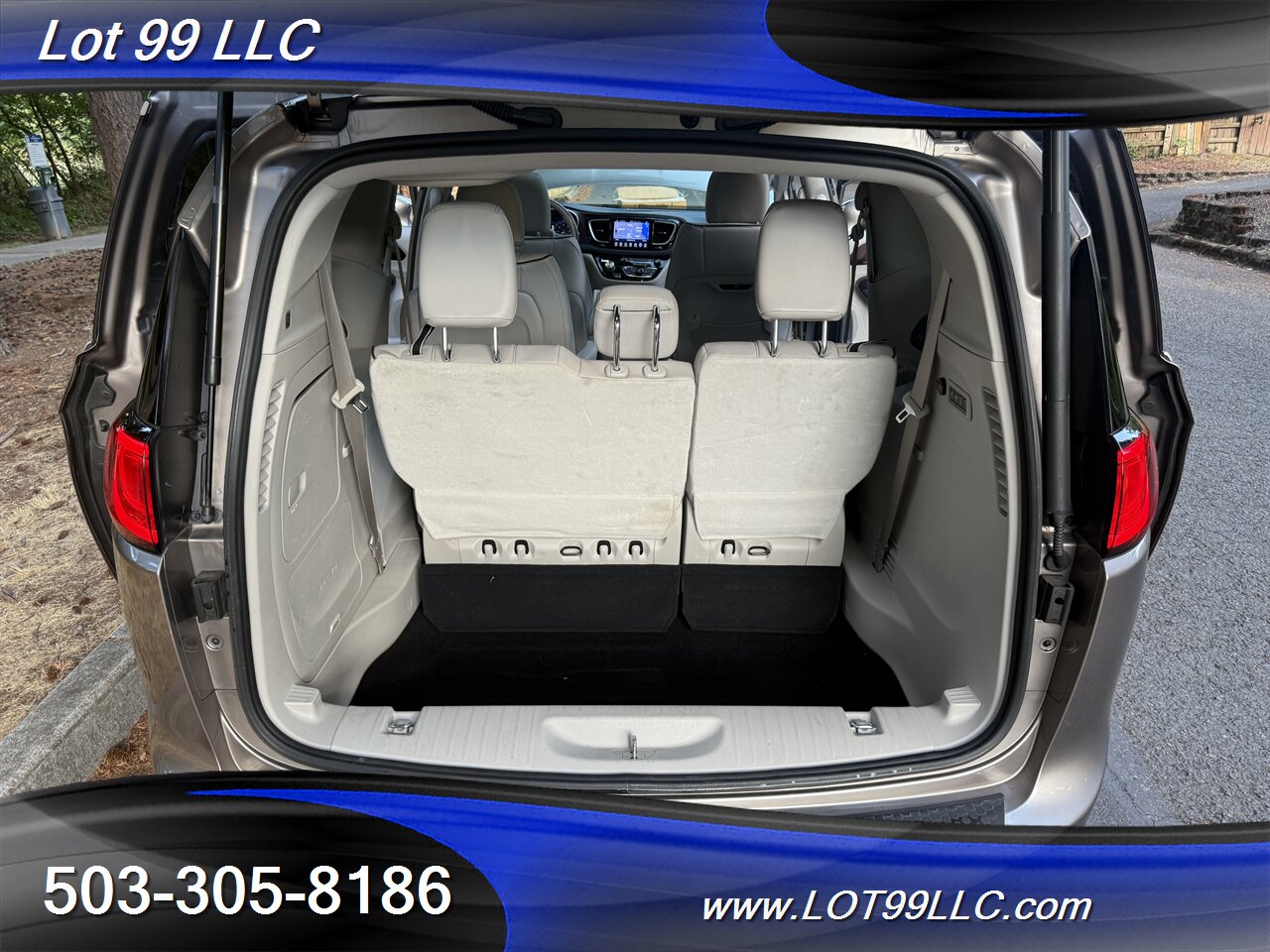 2017 Chrysler Pacifica Limited *Mobility Chair Lift* ADA Wheelchair   - Photo 37 - Milwaukie, OR 97267