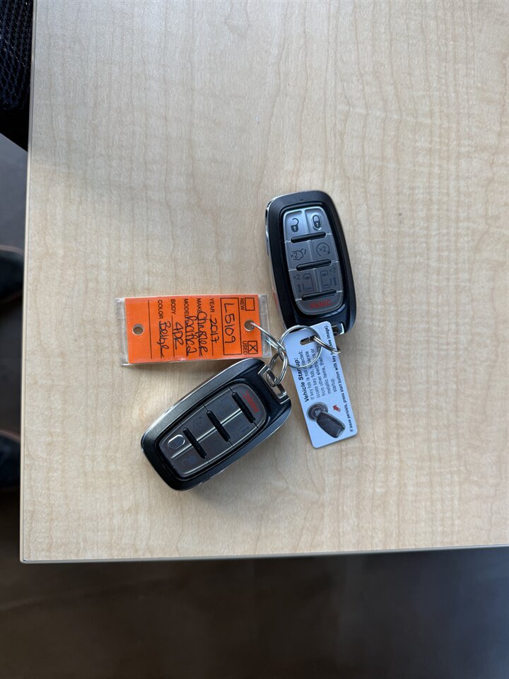 2017 Chrysler Pacifica Limited *Mobility Chair Lift* ADA Wheelchair   - Photo 88 - Milwaukie, OR 97267