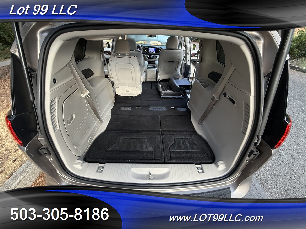 2017 Chrysler Pacifica Limited *Mobility Chair Lift* ADA Wheelchair   - Photo 38 - Milwaukie, OR 97267